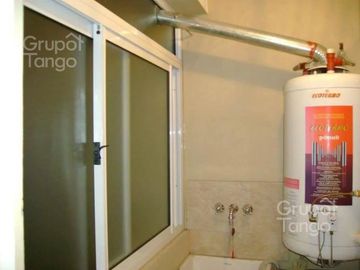 Venta Departamento 3 Ambientes en Monte Castro Con Balcón Contrafrente