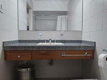Venta Departamento Monoambiente Once Balcón Cochera Frente