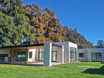 Casa Premium en La Esperanza Club de Campo, Gral. Rodriguez, Buenos Aires, Argentina