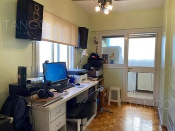 Venta Departamento 4 Ambientes en Caballito Con Balcón al Frente Cochera Baulera Escritorio