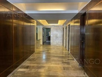 Venta Departamento 4 Ambientes en Caballito Con Balcón al Frente Cochera Baulera Escritorio