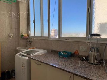 Venta Departamento 4 Ambientes en Caballito Con Balcón al Frente Cochera Baulera Escritorio