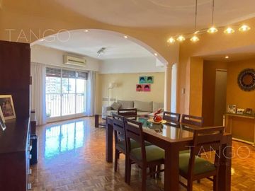 Venta Departamento 4 Ambientes en Caballito Con Balcón al Frente Cochera Baulera Escritorio