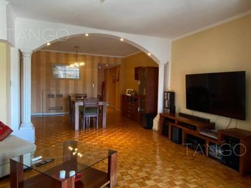 Venta Departamento 4 Ambientes en Caballito Con Balcón al Frente Cochera Baulera Escritorio