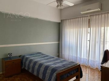 Venta Departamento 4 Ambientes en Caballito Con Balcón al Frente Cochera Baulera Escritorio