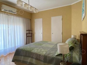 Venta Departamento 4 Ambientes en Caballito Con Balcón al Frente Cochera Baulera Escritorio