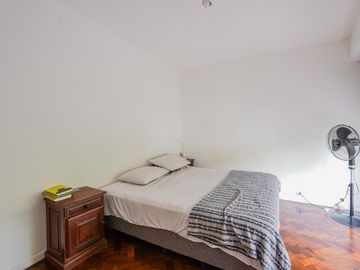 Departamento en Venta de 3 ambientes con balcon en Recoleta