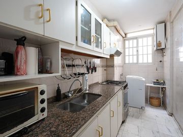 Departamento en Venta de 3 ambientes con balcon en Recoleta