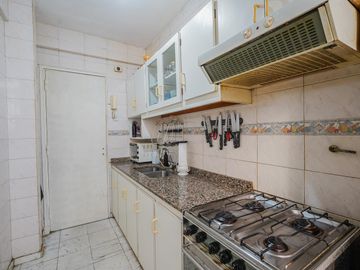 Departamento en Venta de 3 ambientes con balcon en Recoleta