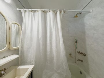 Departamento en Venta de 3 ambientes con balcon en Recoleta