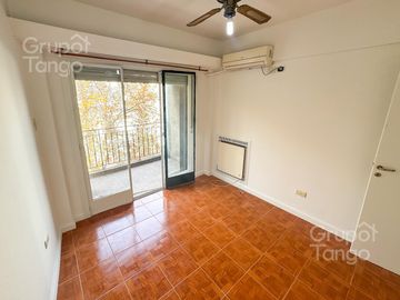 Venta Departamento Dos Ambientes Caballito Balcon Frente Terraza
