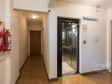 Venta Departamento Dos Ambientes Caballito Balcon Frente Terraza