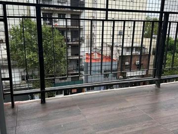 Departamento Venta La Paternal Cuatro Ambientes Balcon Frente Terraza Parilla
