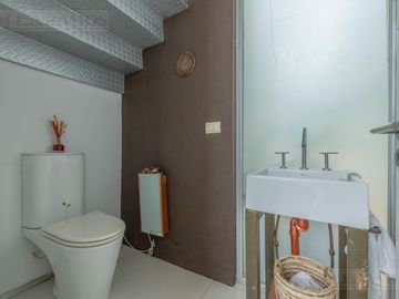 4 Dormitorios, Playroom y Area de Servicio. Orientación Nor-Oeste.