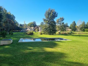 VENTA, CASA A LAGUNA, POSADA DE LOS LAGOS  al 100
