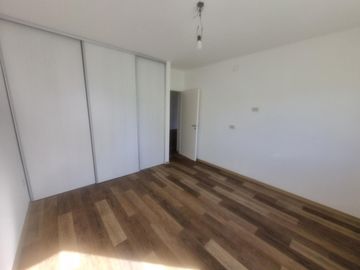 VENTA, CASA A LAGUNA, POSADA DE LOS LAGOS  al 100