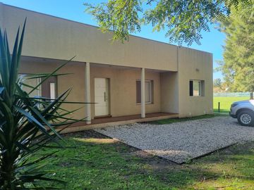 VENTA, CASA A LAGUNA, POSADA DE LOS LAGOS  al 100