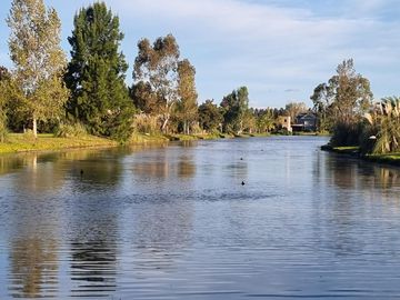 VENTA, CASA A LAGUNA, POSADA DE LOS LAGOS  al 100