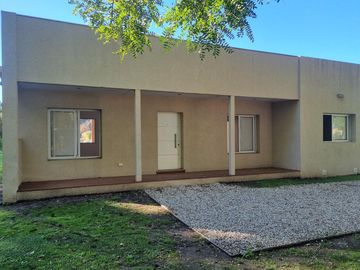 VENTA, CASA A LAGUNA, POSADA DE LOS LAGOS  al 100