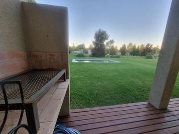 VENTA, CASA A LAGUNA, POSADA DE LOS LAGOS  al 100