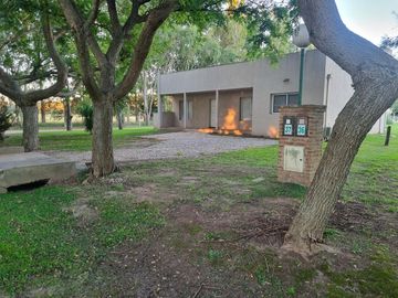 VENTA, CASA A LAGUNA, POSADA DE LOS LAGOS  al 100