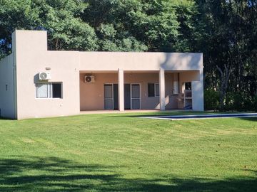 VENTA, CASA A LAGUNA, POSADA DE LOS LAGOS  al 100