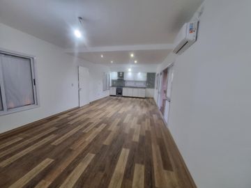 VENTA, CASA A LAGUNA, POSADA DE LOS LAGOS  al 100