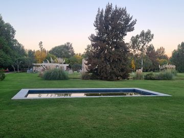 VENTA, CASA A LAGUNA, POSADA DE LOS LAGOS  al 100