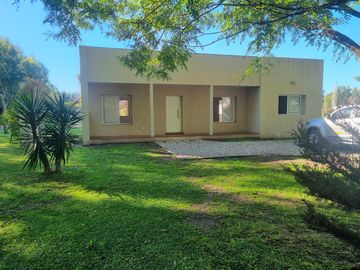 VENTA, CASA A LAGUNA, POSADA DE LOS LAGOS  al 100