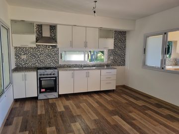 VENTA, CASA A LAGUNA, POSADA DE LOS LAGOS  al 100