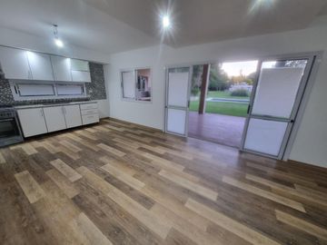 VENTA, CASA A LAGUNA, POSADA DE LOS LAGOS  al 100