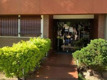 Venta Departamento 4 Ambientes en Parque Patricios Con Balcón Con Cochera Baulera