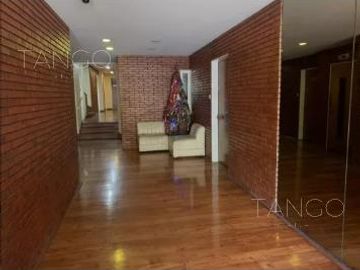 Venta Departamento 4 Ambientes en Parque Patricios Con Balcón Con Cochera Baulera