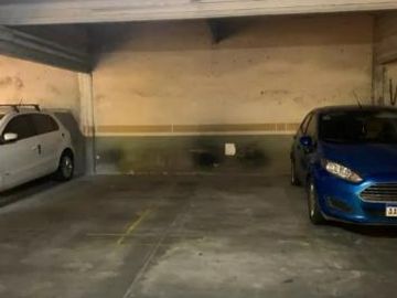 Venta Departamento 4 Ambientes en Parque Patricios Con Balcón Con Cochera Baulera