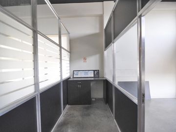 Oficinas en alquiler en Beccar - Centro Uruguay Norte -  6 cocheras