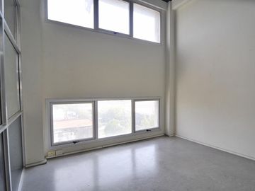 Oficinas en alquiler en Beccar - Centro Uruguay Norte -  6 cocheras