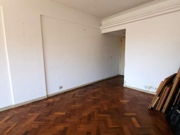 3 ambientes al frente con balcón APTO CRÉDITO