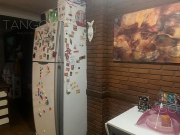 Departamento en Venta, Recoleta, Semi piso 4 ambientes con patio y cochera