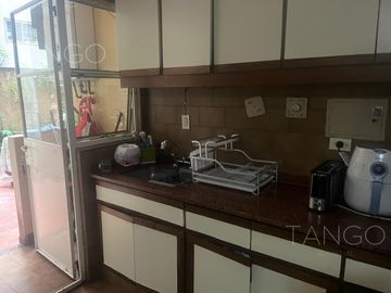 Departamento en Venta, Recoleta, Semi piso 4 ambientes con patio y cochera