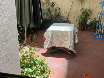 Departamento en Venta, Recoleta, Semi piso 4 ambientes con patio y cochera