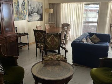 Departamento en Venta, Recoleta, Semi piso 4 ambientes con patio y cochera