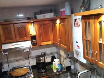 Venta Departamento Cuatro Ambientes en Boedo Con Balcón Apto Crédito Con Baulera