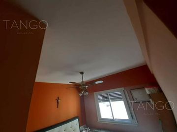 Venta Departamento Cuatro Ambientes en Boedo Con Balcón Apto Crédito Con Baulera