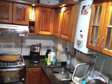 Venta Departamento Cuatro Ambientes en Boedo Con Balcón Apto Crédito Con Baulera