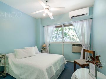 Venta Departamento 5 Ambientes Cochera y Baulera Recoleta