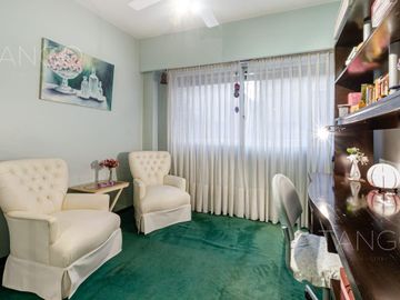 Venta Departamento 5 Ambientes Cochera y Baulera Recoleta