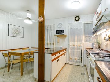 Venta Departamento 5 Ambientes Cochera y Baulera Recoleta