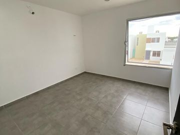 EN VENTA CASA DE DOS PISOS, SE ACEPTA FOVISSSTE E INFONAVIT | PALMAS, NUEVO ORIE