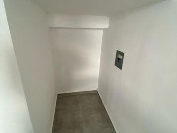 EN VENTA CASA DE DOS PISOS, SE ACEPTA FOVISSSTE E INFONAVIT | PALMAS, NUEVO ORIE