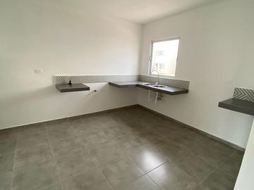 EN VENTA CASA DE DOS PISOS, SE ACEPTA FOVISSSTE E INFONAVIT | PALMAS, NUEVO ORIE